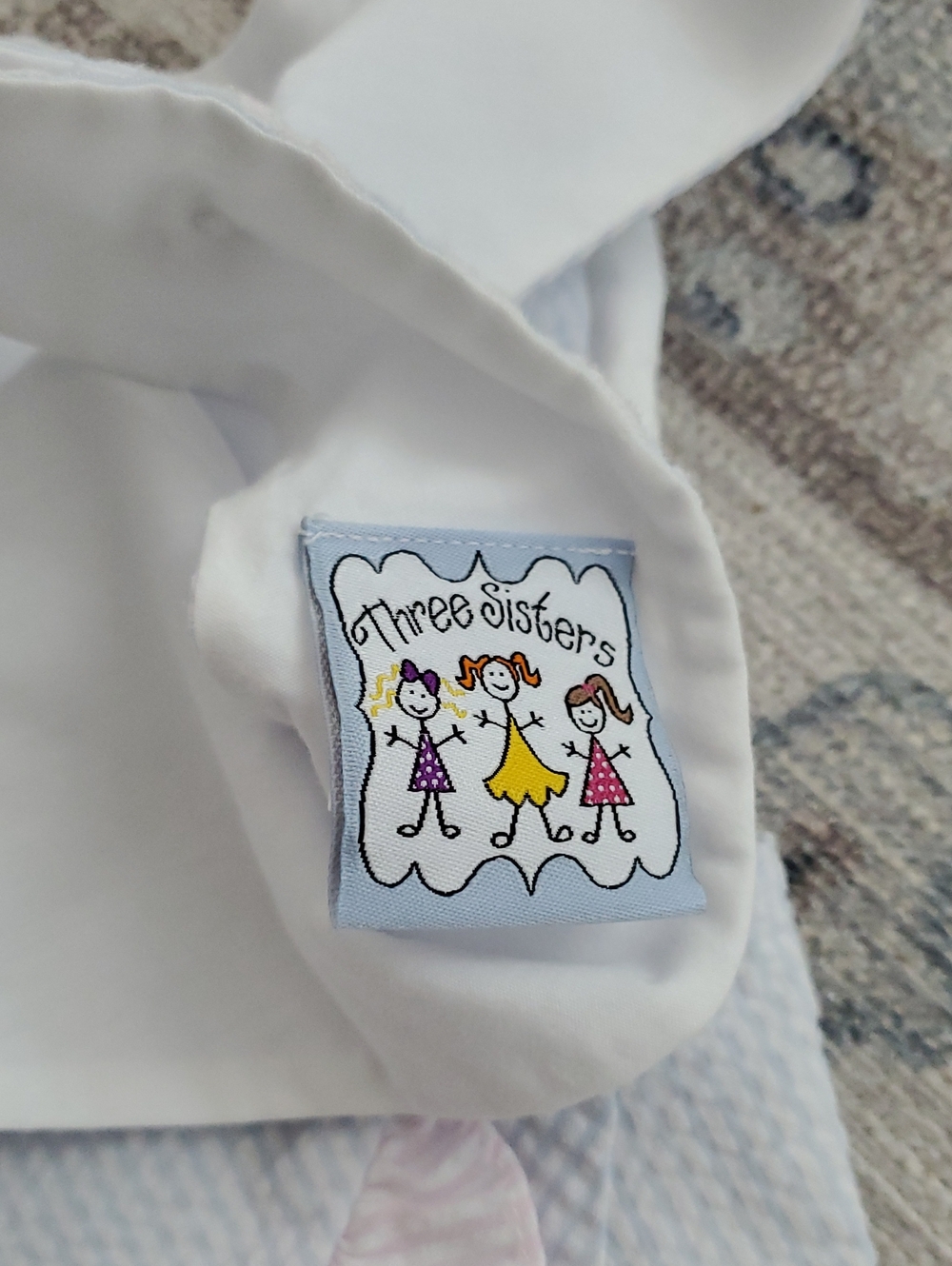 Three Sisters Toddler Girls Smocked Embroidered Disney Princess Outfit Set Sz2T - Picture 6 of 9